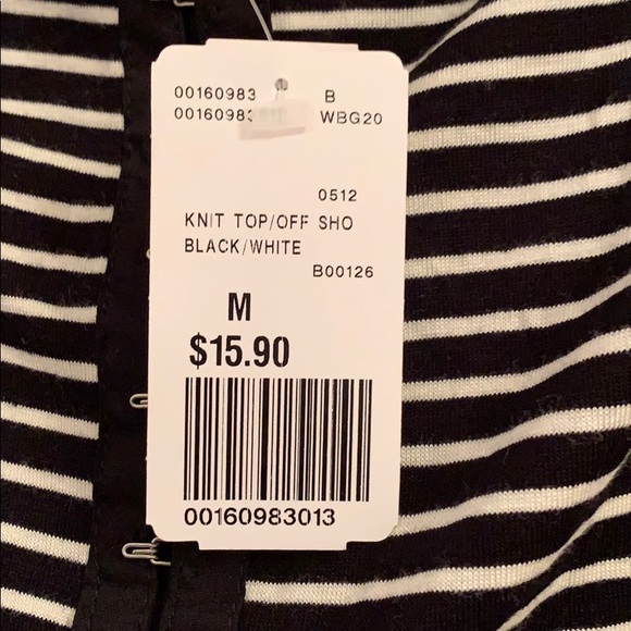 NWT off the shoulder crop top - Picture 4 of 4